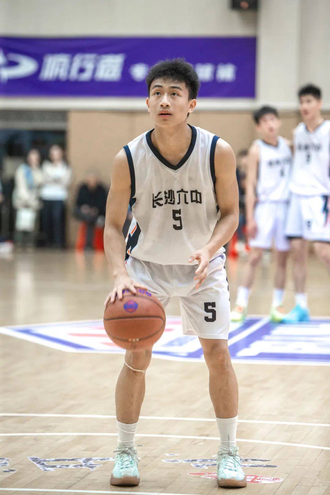 包含湖南省青少年篮球运动员技术培训班成功举办的词条