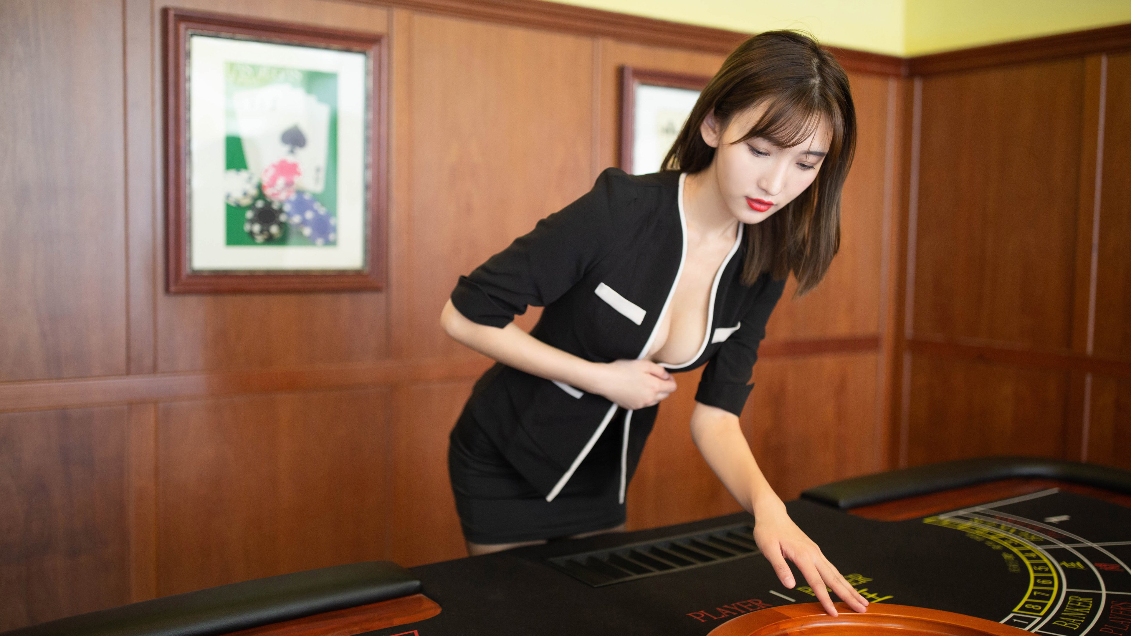 中国篮球运动员海外举办交流赛,经验丰富,中国篮球外籍教练