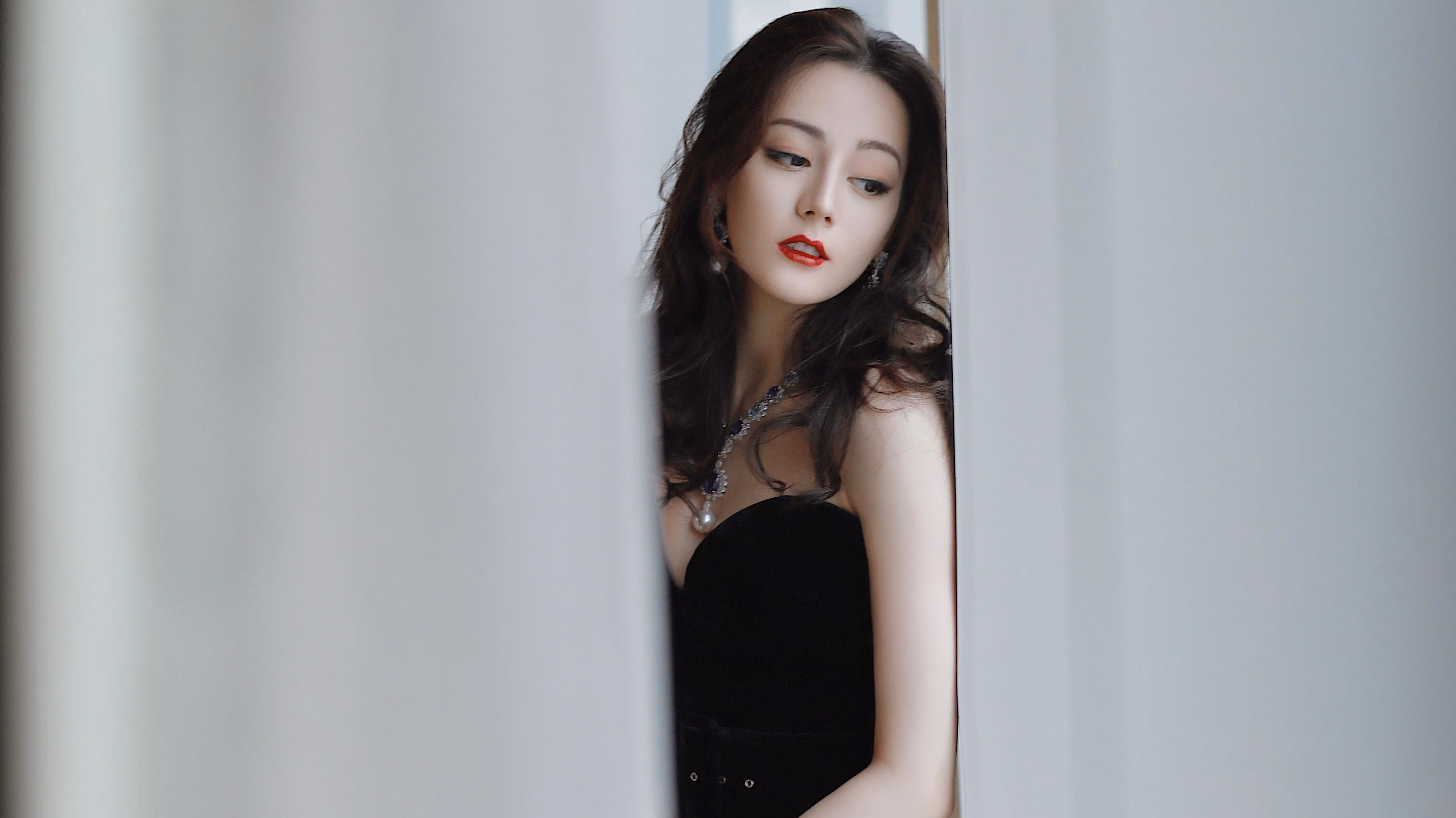 图赫尔接任英格兰国家队主帅，开启新篇章，图赫尔踢什么阵型