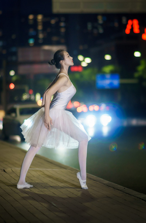 跳水稳中求胜南非女将步步为营，跳水女王